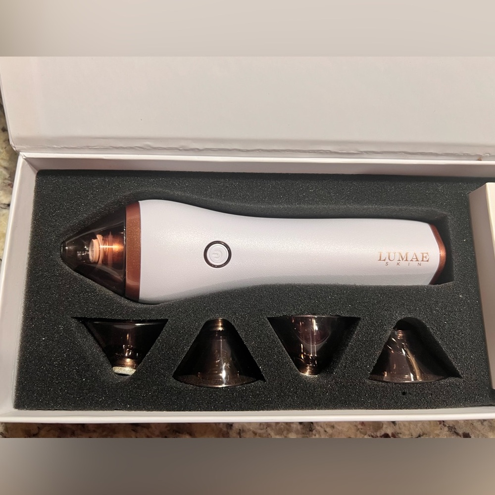 LUMAE Skin Rejuvenation Wand